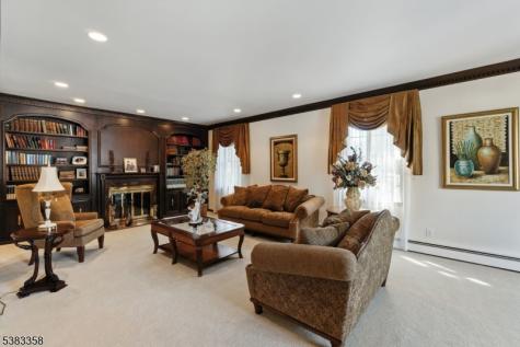 28 Battle Ridge Trail Totowa NJ 07512