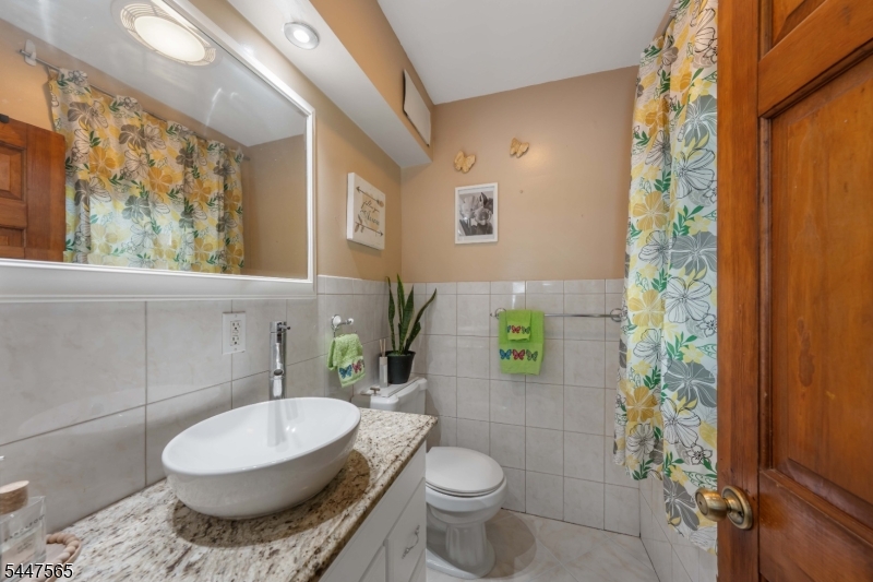 4 Jeanette Street Carteret NJ 07008