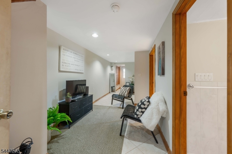 4 Jeanette Street Carteret NJ 07008