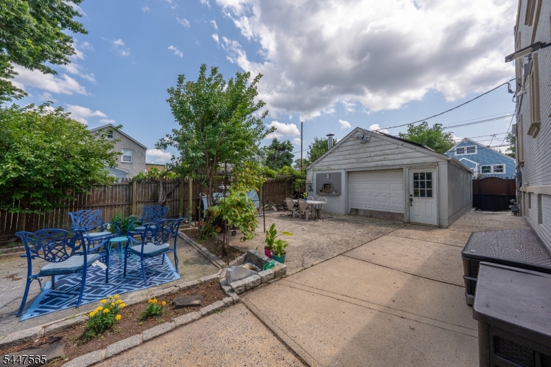 4 Jeanette Street Carteret NJ 07008