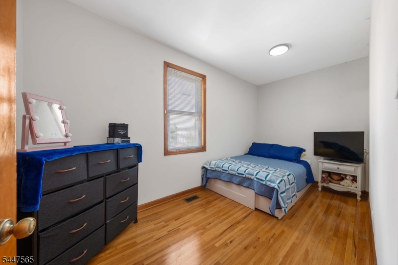 4 Jeanette Street Carteret NJ 07008