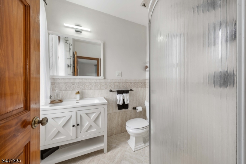 4 Jeanette Street Carteret NJ 07008