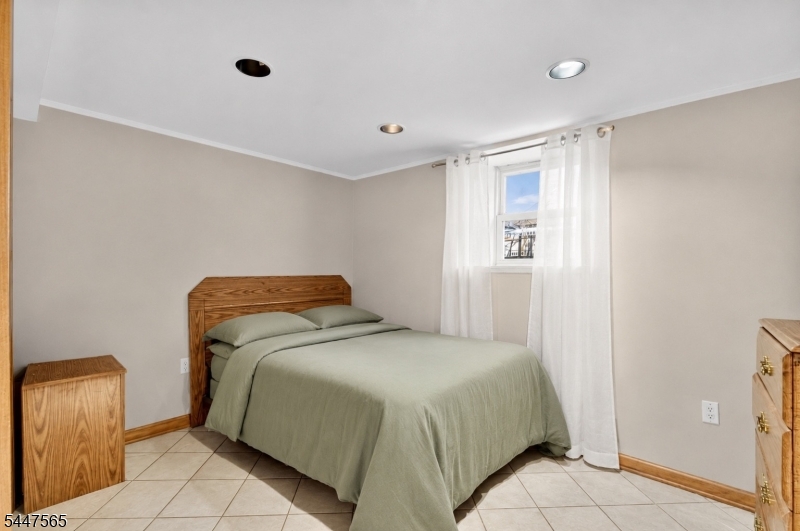 4 Jeanette Street Carteret NJ 07008