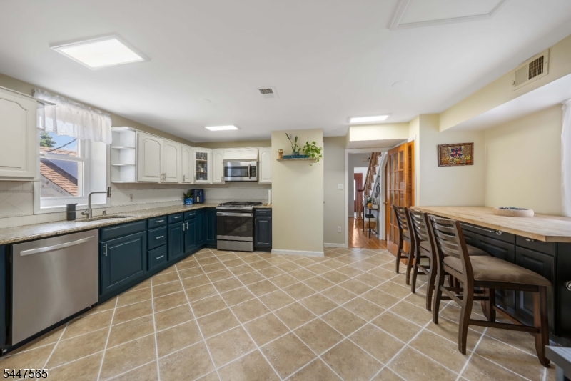 4 Jeanette Street Carteret NJ 07008