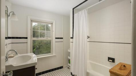 9 Hawthorne Street Cranford NJ 07016