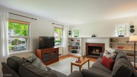 9 Hawthorne Street Cranford NJ 07016