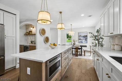 332 Meadowbrook Avenue Ridgewood Village NJ 07450