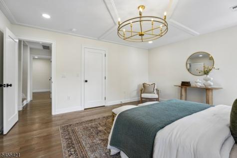 332 Meadowbrook Avenue Ridgewood Village NJ 07450