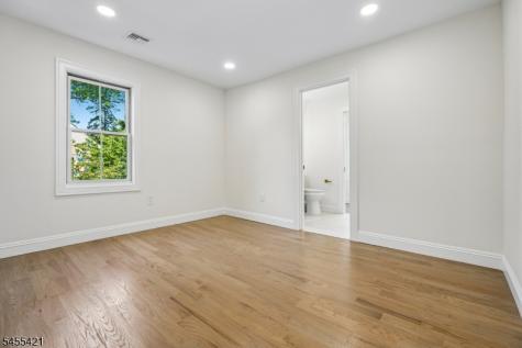 332 Meadowbrook Avenue Ridgewood Village NJ 07450