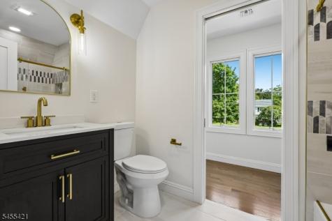 332 Meadowbrook Avenue Ridgewood Village NJ 07450