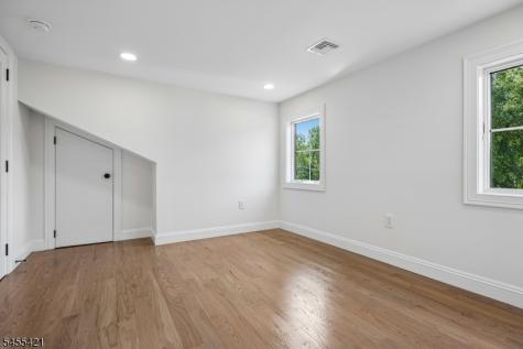 332 Meadowbrook Avenue Ridgewood Village NJ 07450