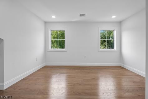 332 Meadowbrook Avenue Ridgewood Village NJ 07450