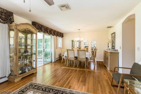 5 Pinewood Terrace Fairfield NJ 07004