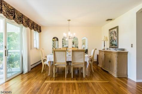 5 Pinewood Terrace Fairfield NJ 07004