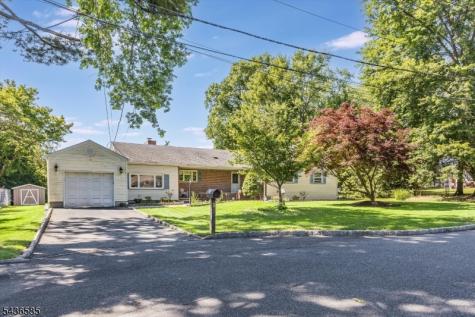 5 Pinewood Terrace Fairfield NJ 07004
