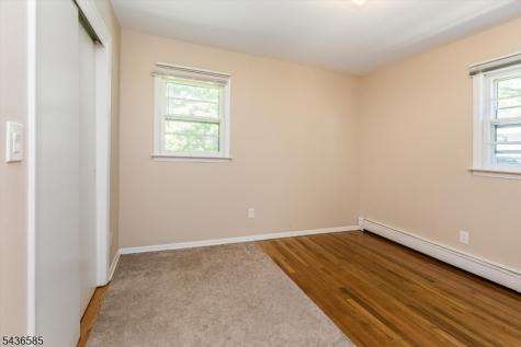 5 Pinewood Terrace Fairfield NJ 07004