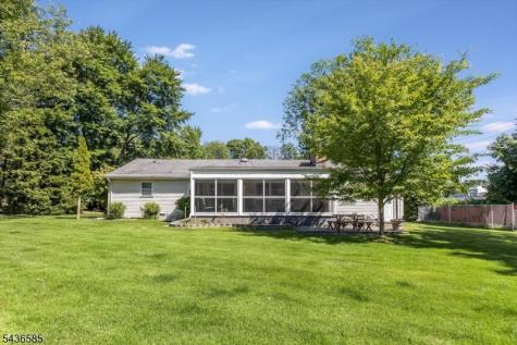 5 Pinewood Terrace Fairfield NJ 07004