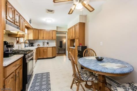 5 Pinewood Terrace Fairfield NJ 07004