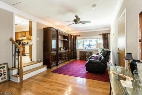 5 Pinewood Terrace Fairfield NJ 07004