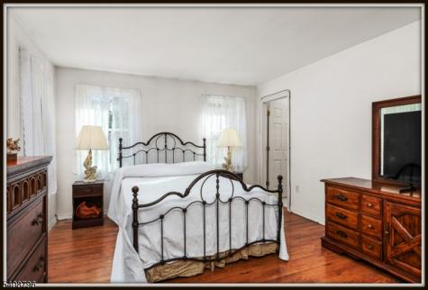 3 Sleepy Hollow Road Hampton NJ 07860