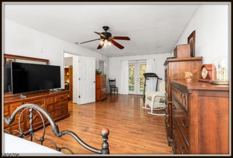 3 Sleepy Hollow Road Hampton NJ 07860