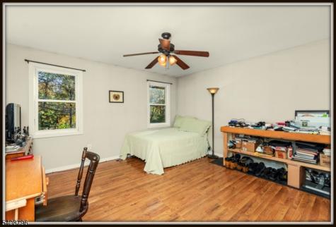 3 Sleepy Hollow Road Hampton NJ 07860