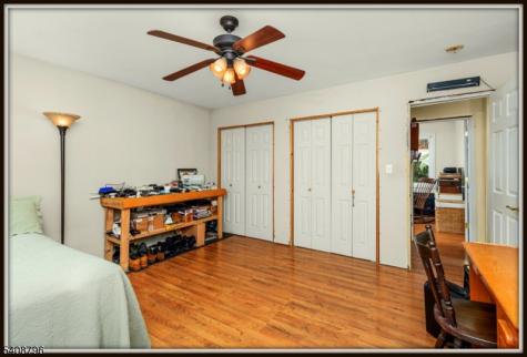 3 Sleepy Hollow Road Hampton NJ 07860