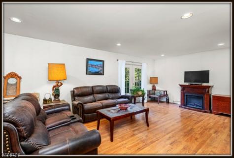 3 Sleepy Hollow Road Hampton NJ 07860