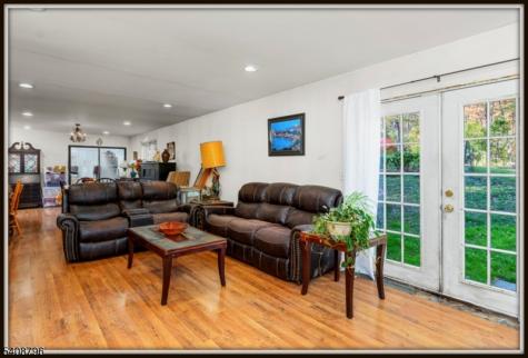 3 Sleepy Hollow Road Hampton NJ 07860