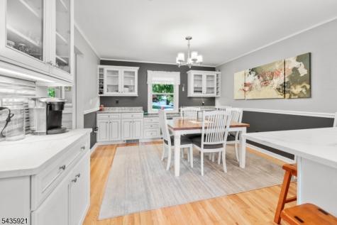 8 Garrett Drive Raritan NJ 08822