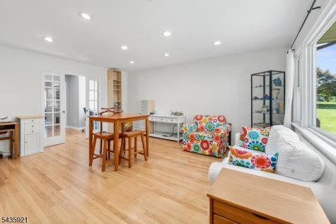 8 Garrett Drive Raritan NJ 08822