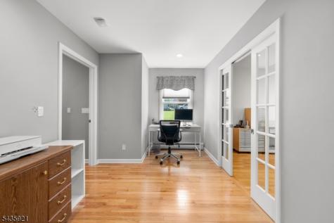 8 Garrett Drive Raritan NJ 08822