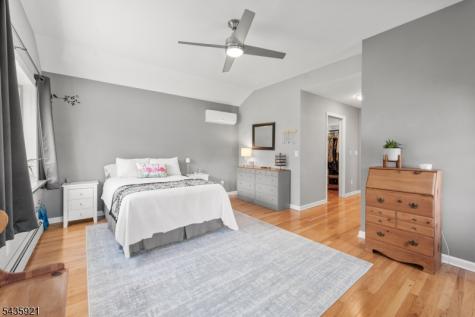 8 Garrett Drive Raritan NJ 08822