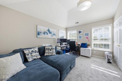 1 Rock Ledge Oakland NJ 07436