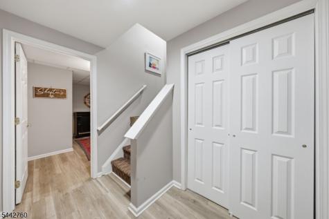 1 Rock Ledge Oakland NJ 07436