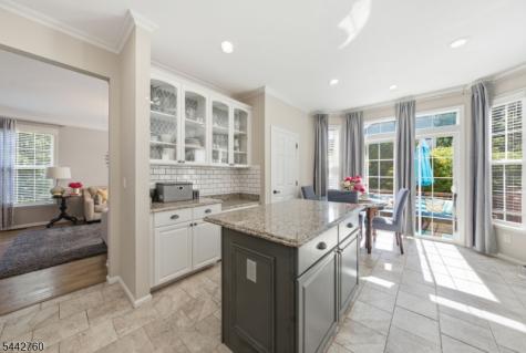 1 Rock Ledge Oakland NJ 07436