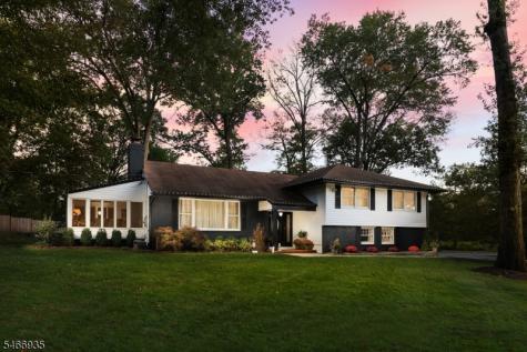 62 Guinard Drive Watchung NJ 07069