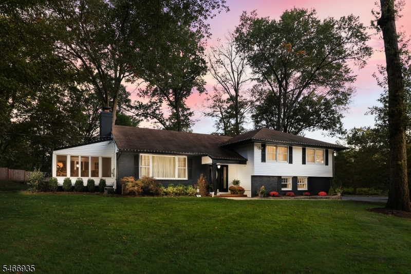 62 Guinard Drive Watchung NJ 07069