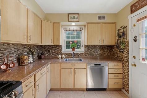 81 Hudson Avenue Ridgefield Park Village NJ 07660
