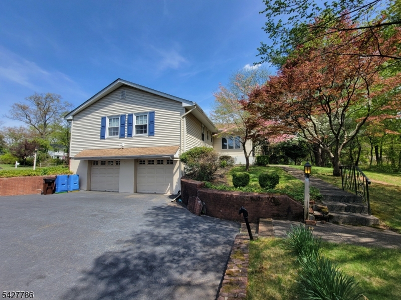 484 Stony Brook Drive Bridgewater NJ 08807