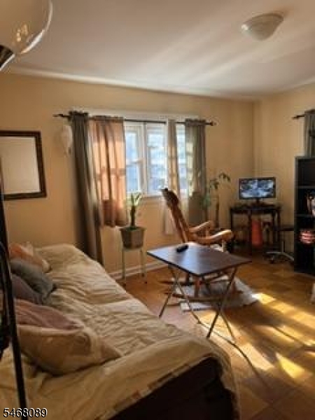 9 Woodside Place Newark NJ 07104
