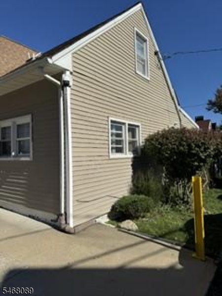 9 Woodside Place Newark NJ 07104