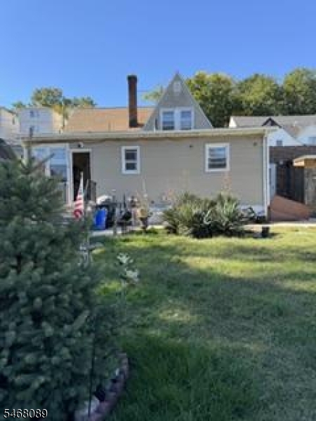 9 Woodside Place Newark NJ 07104