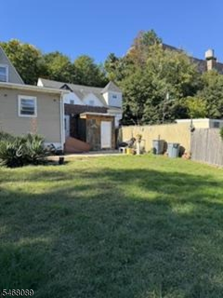 9 Woodside Place Newark NJ 07104