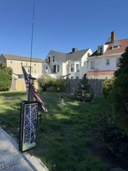9 Woodside Place Newark NJ 07104