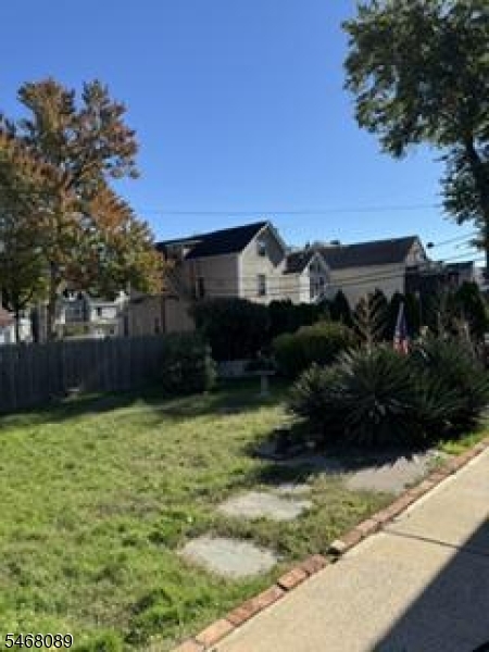 9 Woodside Place Newark NJ 07104