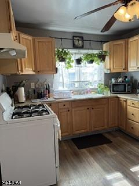 9 Woodside Place Newark NJ 07104