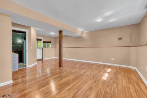 3 Wilton Avenue Middlesex NJ 08846