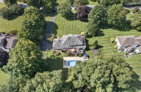 3 Old Farmstead Road Chester NJ 07930