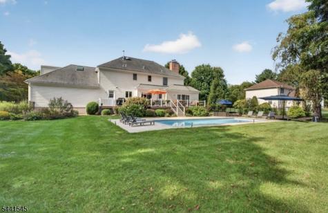 3 Old Farmstead Road Chester NJ 07930